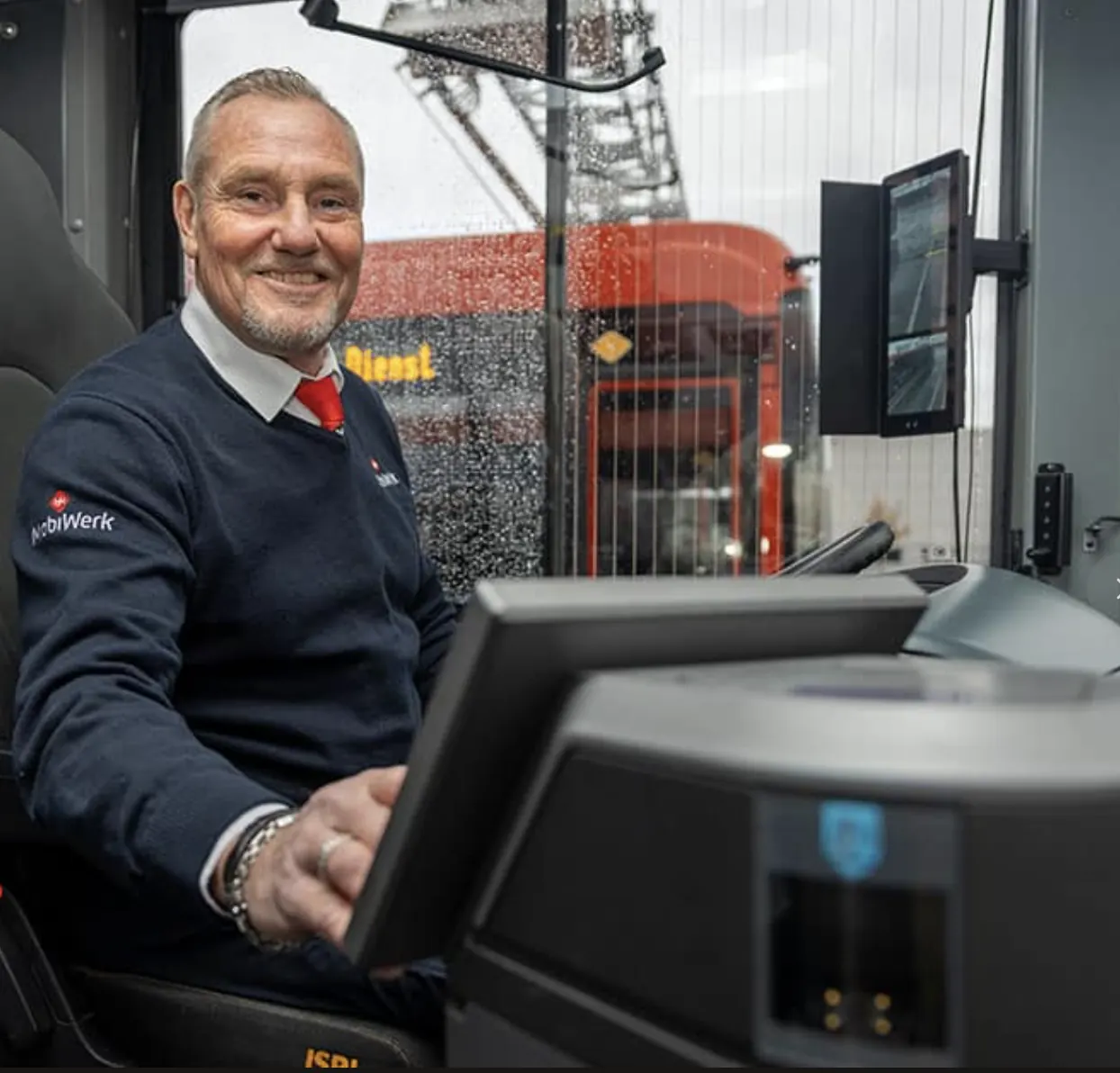 Buschauffeur worden bij ons, chauffeur achter het stuur van een bus